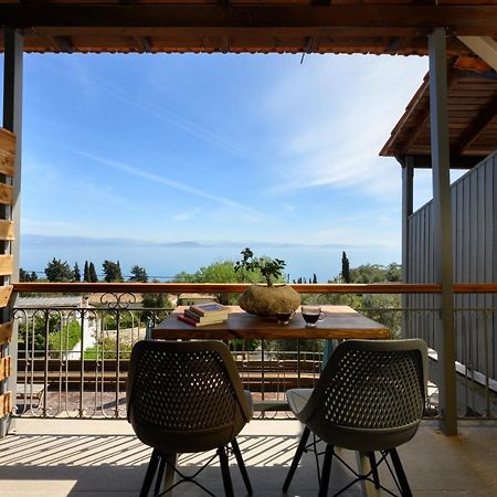 Seven Keys Luxury Suites Achílleion 外观 照片
