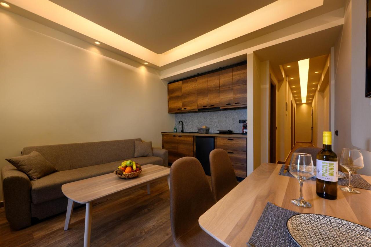 Seven Keys Luxury Suites Achílleion 外观 照片