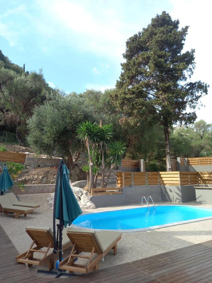 Seven Keys Luxury Suites Achílleion 外观 照片