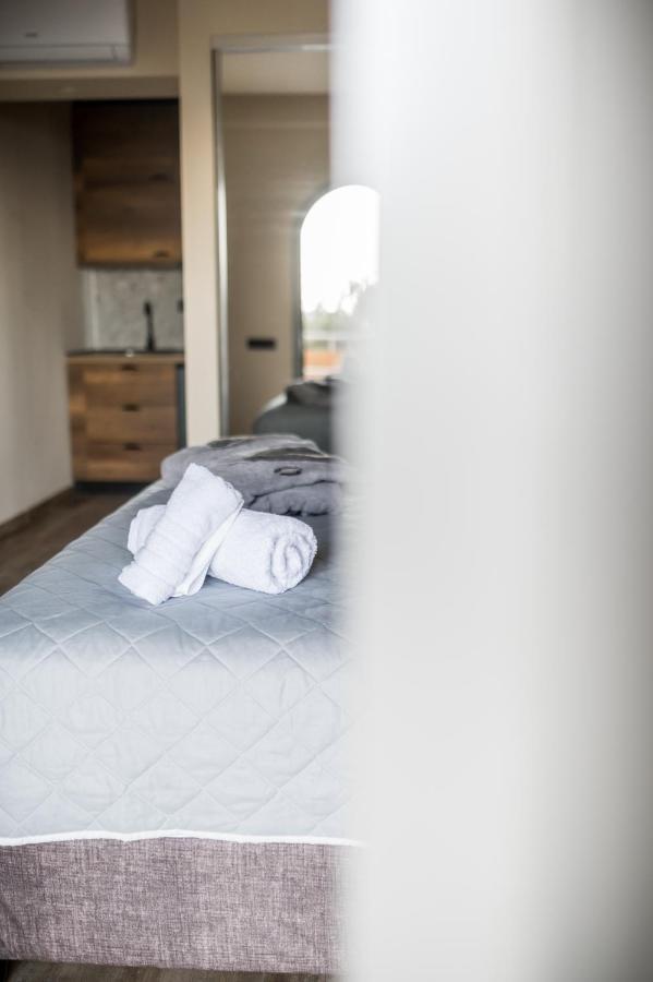 Seven Keys Luxury Suites Achílleion 外观 照片