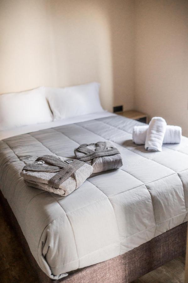 Seven Keys Luxury Suites Achílleion 外观 照片