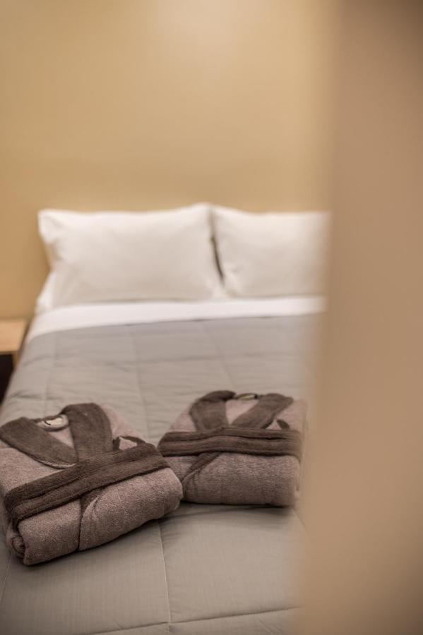 Seven Keys Luxury Suites Achílleion 外观 照片