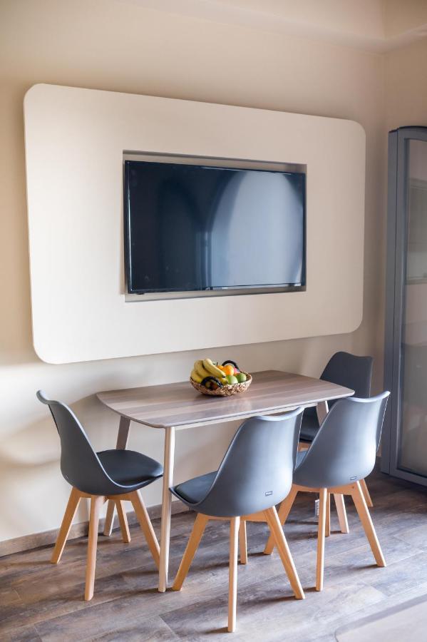 Seven Keys Luxury Suites Achílleion 外观 照片